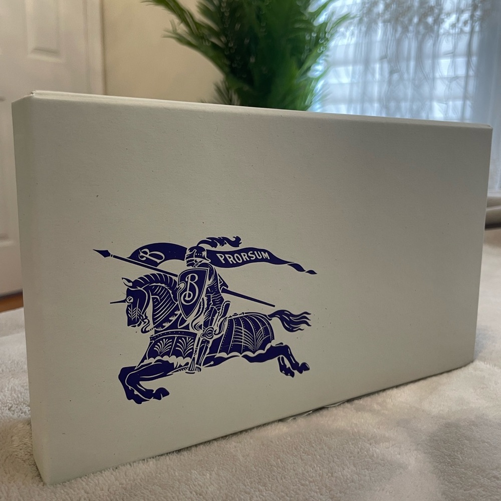 Burberry box